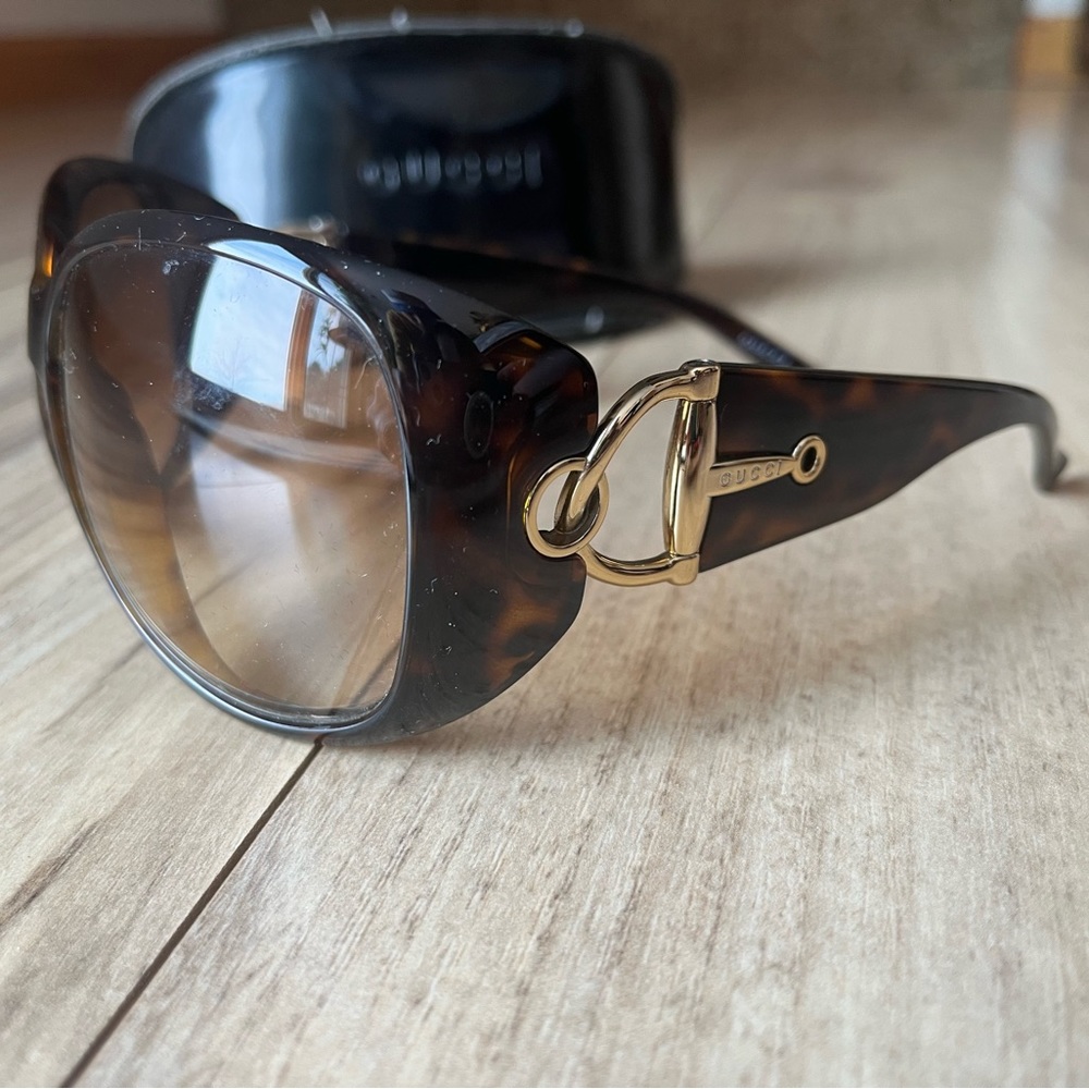 Gucci Sunglasses - Picture 4 of 6